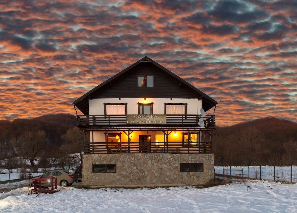 Отель Casa Georgescu Рышнов Экстерьер фото