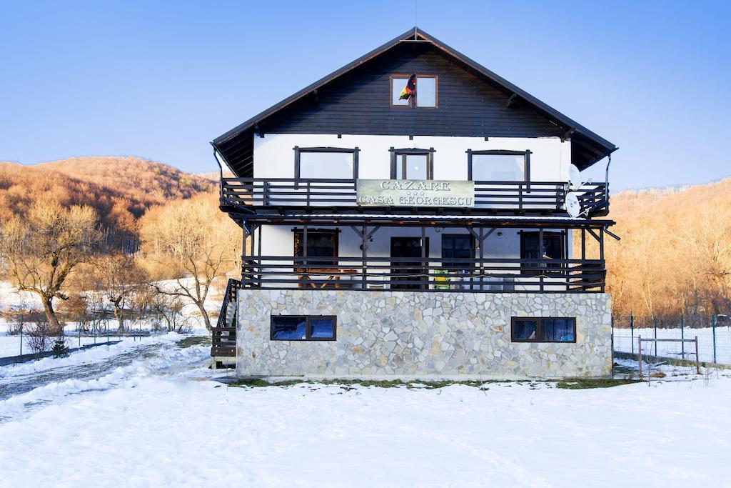 Отель Casa Georgescu Рышнов Экстерьер фото